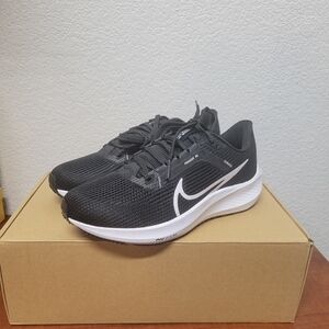 Nike Womens Air Zoom Pegasus 40 Shoe 6.5 Nwt
